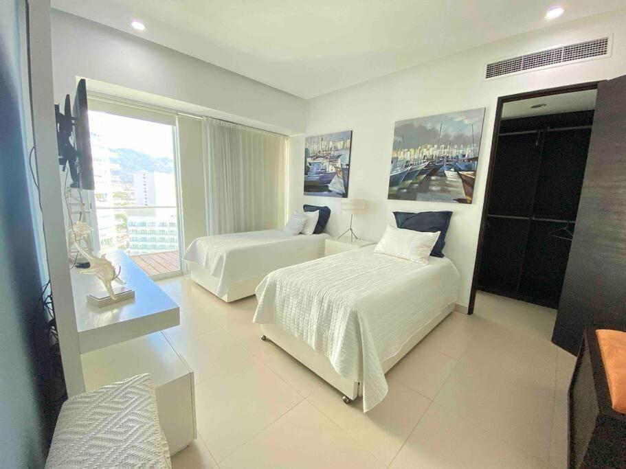 Apartment Icon - Beachfront, 3 Bedrooms + Puerto Vallarta