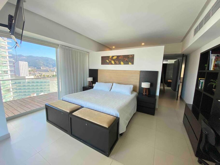 Icon - Beachfront, 3 Bedrooms + *