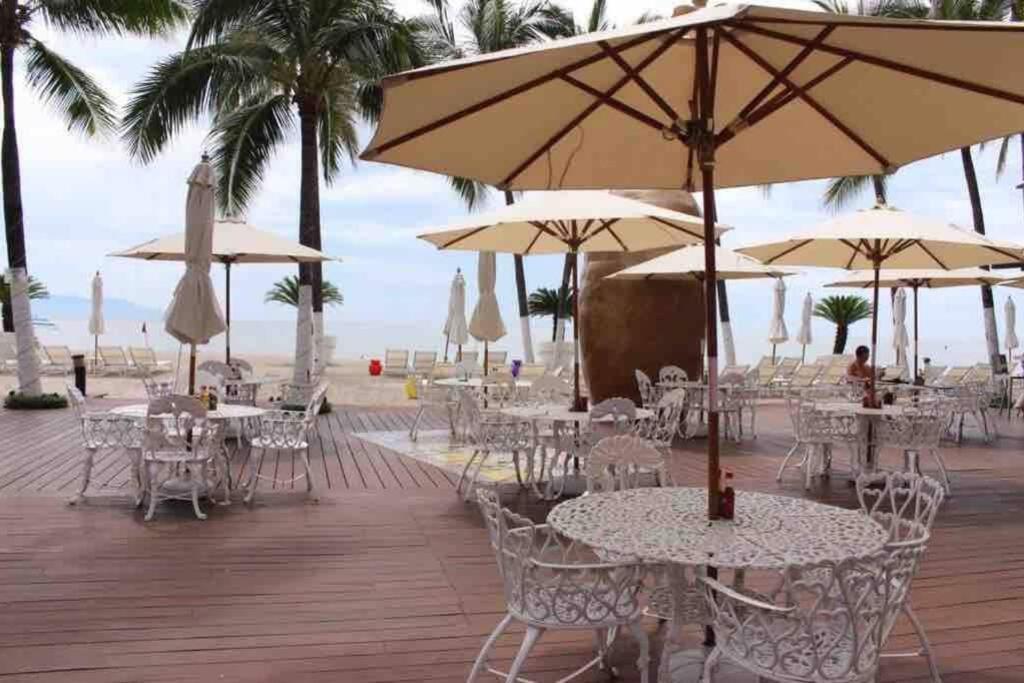 Apartment Icon - Beachfront, 3 Bedrooms + *