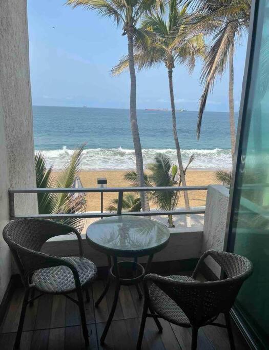Bonito Departamento A Pie De Playa En Manzanillo