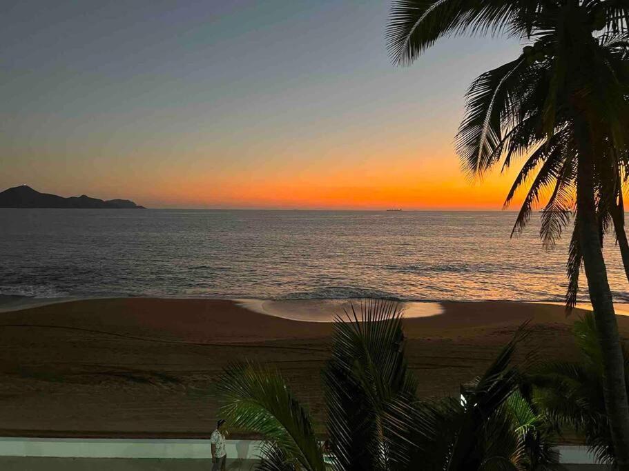 Bonito Departamento A Pie De Playa En
