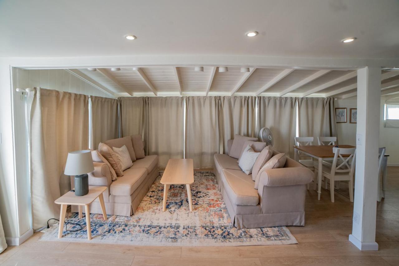 Casa Maria - Beachfront On The Holiday home