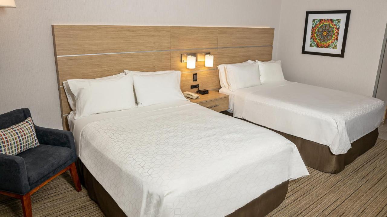 Express By Ihg Chihuahua