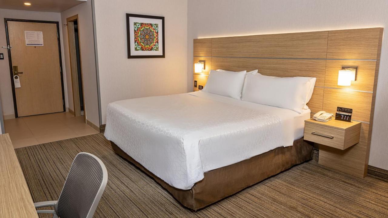 Express By Ihg Hotel