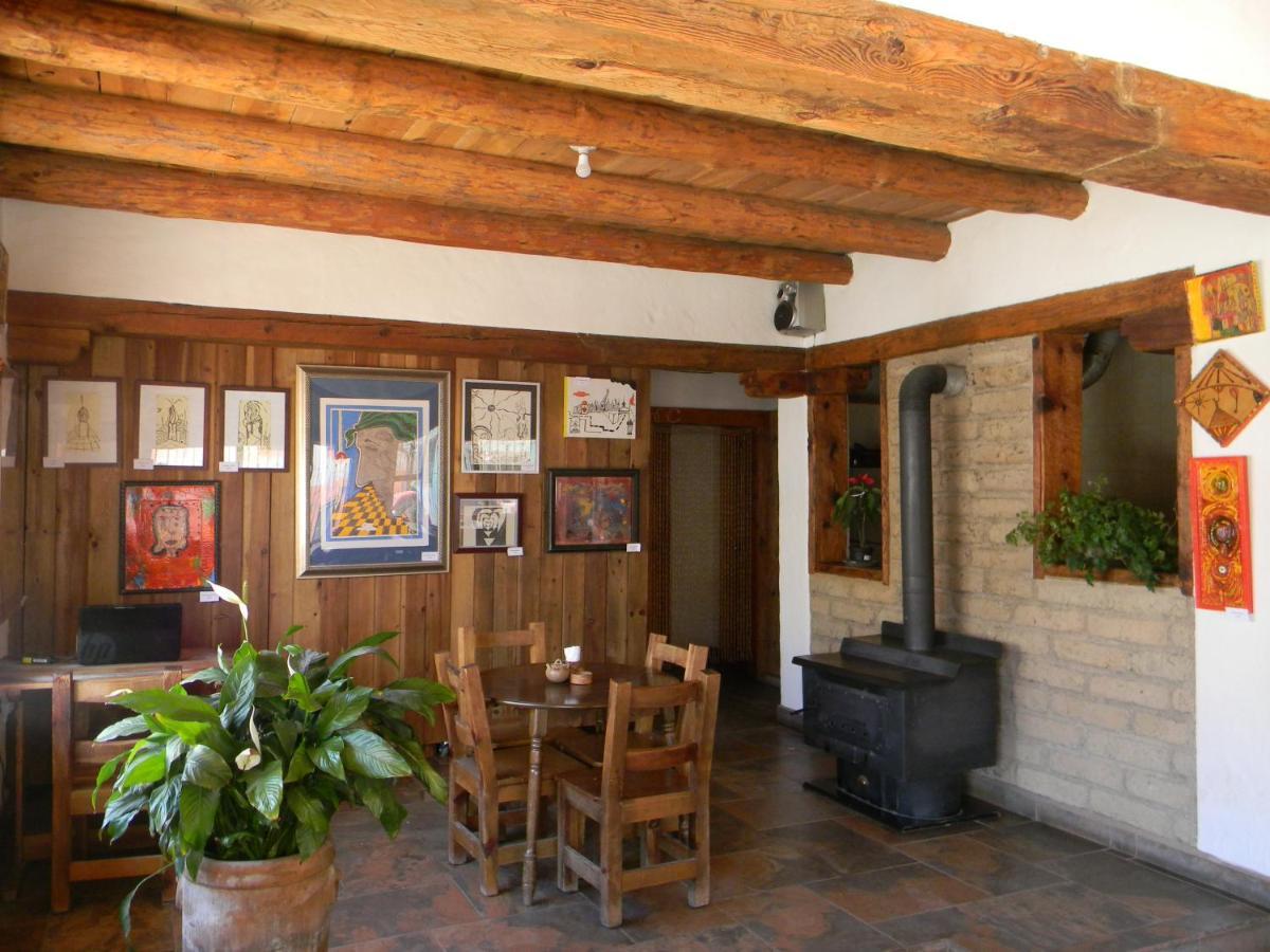 La Troje De Adobe *
