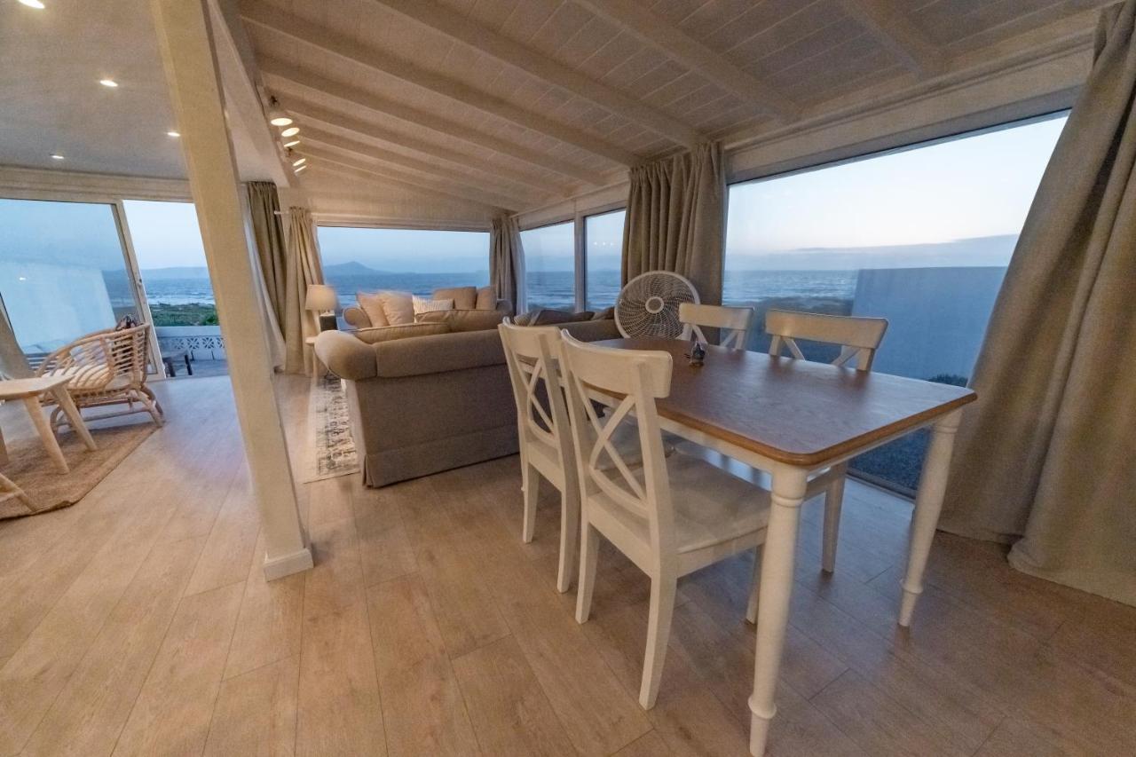 Casa Maria - Beachfront On The Holiday home Ensenada