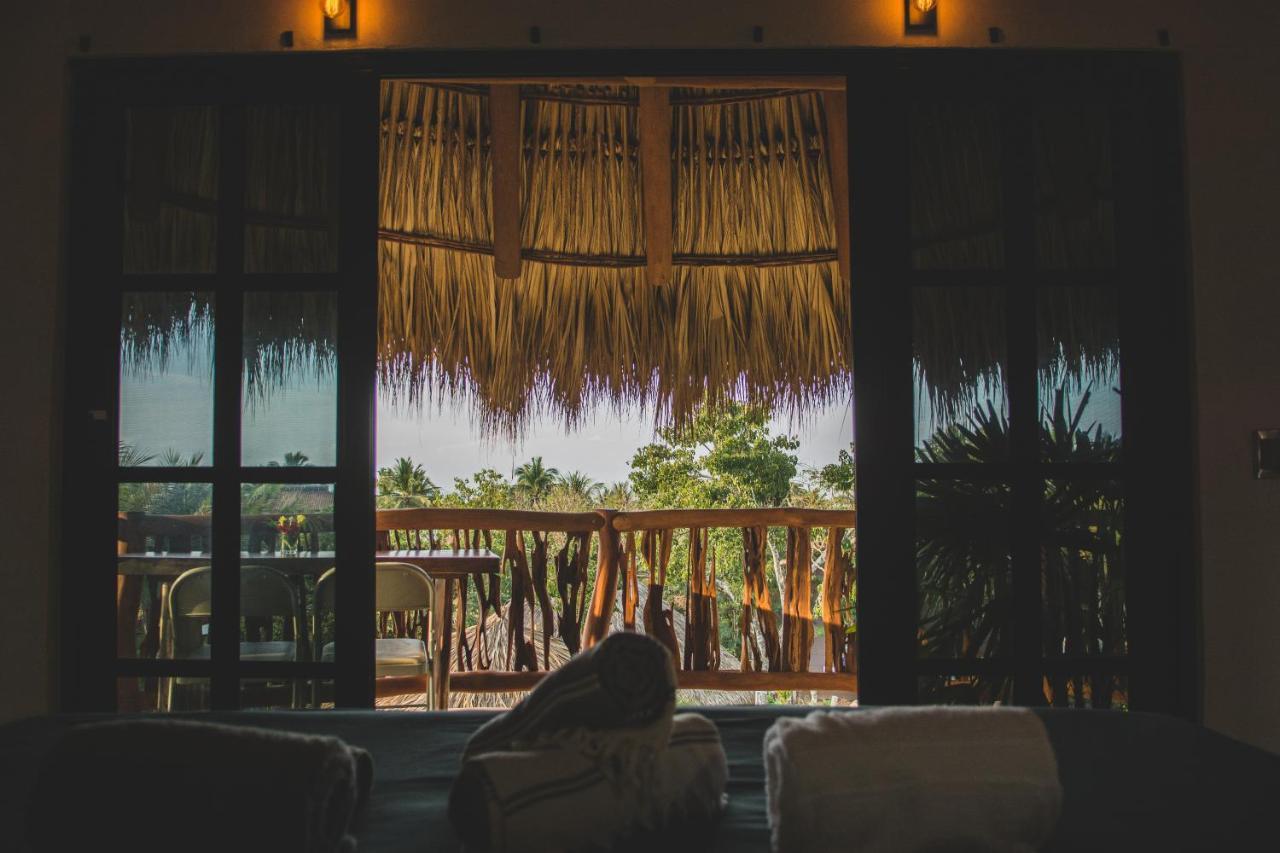 Oasis, Apartment