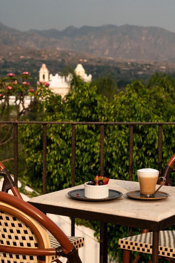 Del Tepozteco - & Gallery