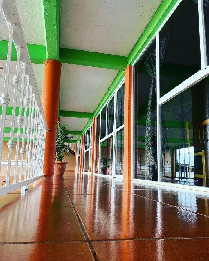 Cabanas Y Habitaciones El Malecon