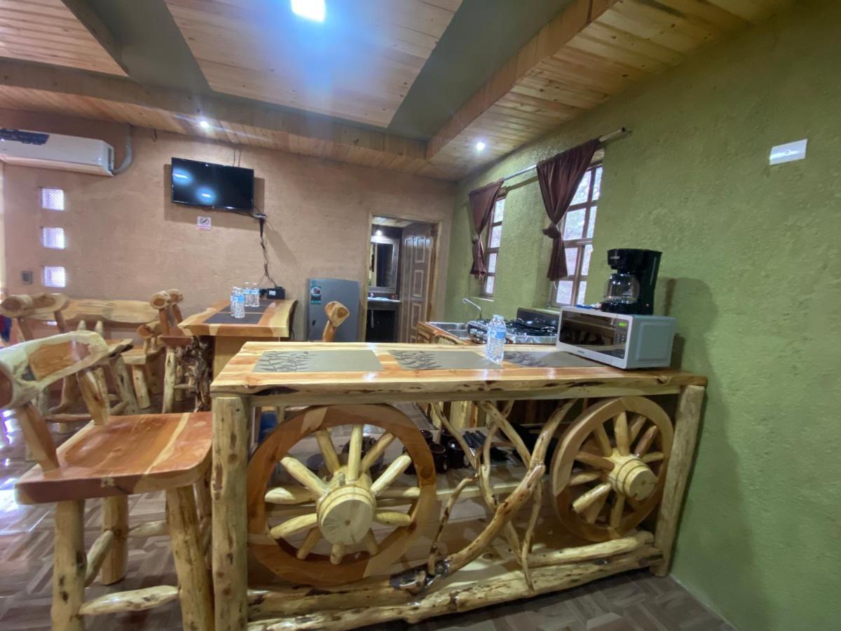 Rochivo Ranch Hotel *