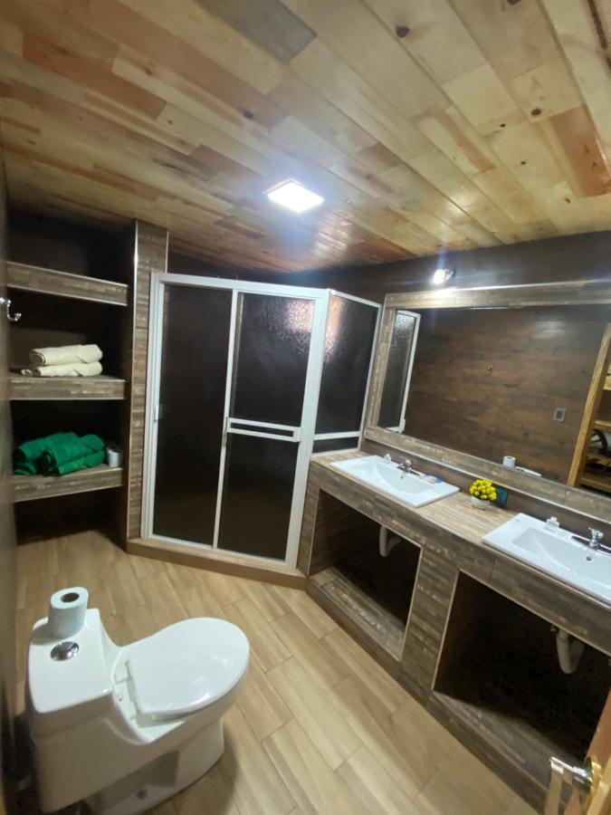 Rochivo Ranch Hotel *
