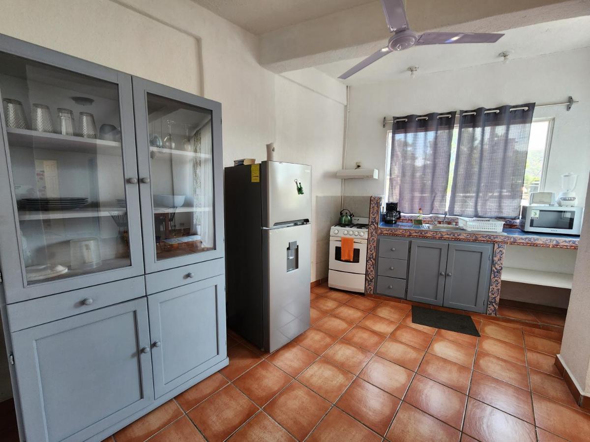 1 Bedroom With Ac , Tv , Wi-fi Near Dt And Apartment Zihuatanejo