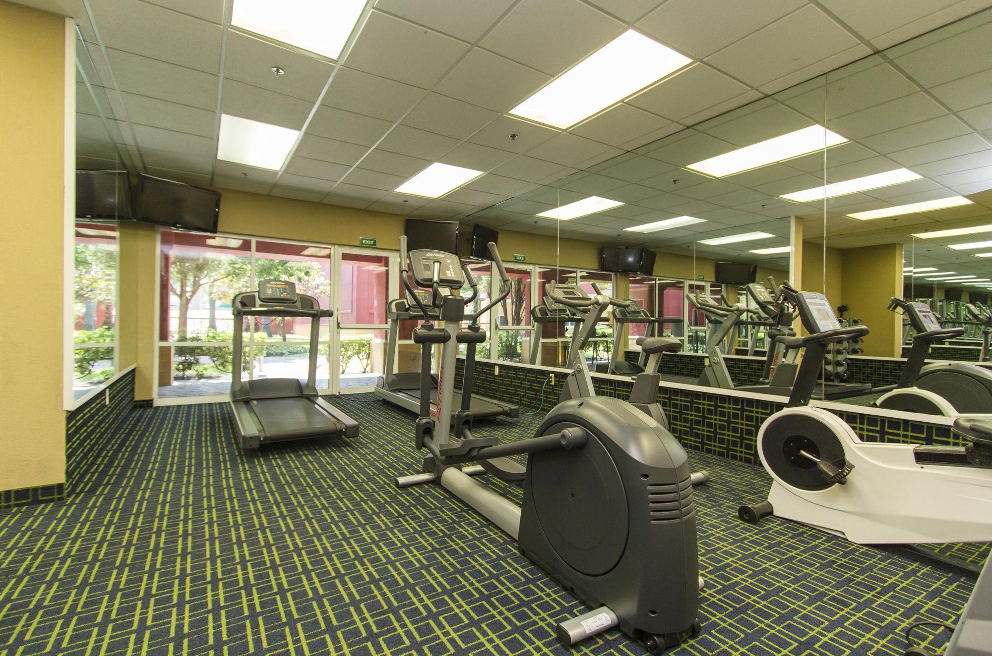 Courtyard Monterrey Airport Hotel 4*