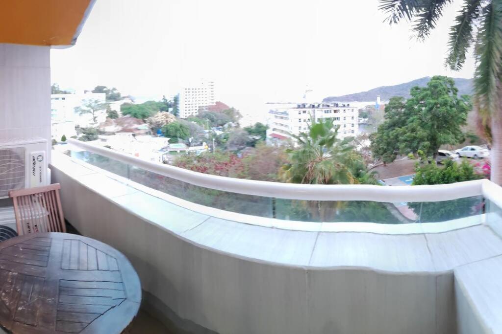 Departamento Con Vista Al Mar, Albercas Y Juegos Apartment *