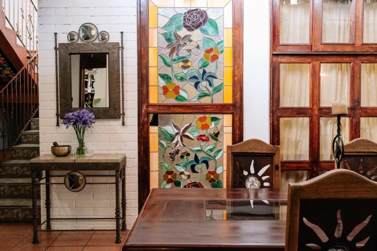 Sunshine House - Made By Artists Villa