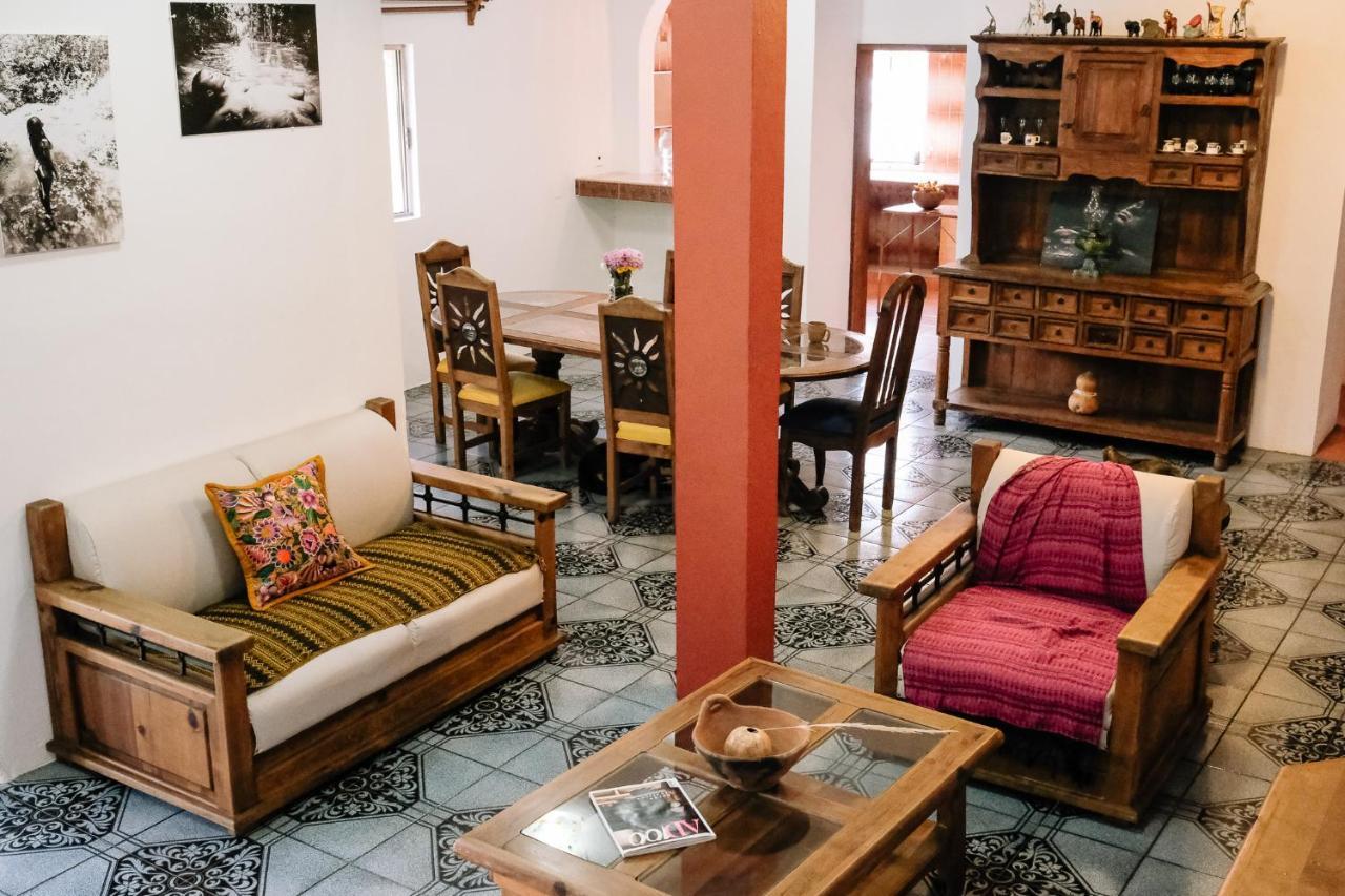 Sunshine House - Made By Artists Villa *