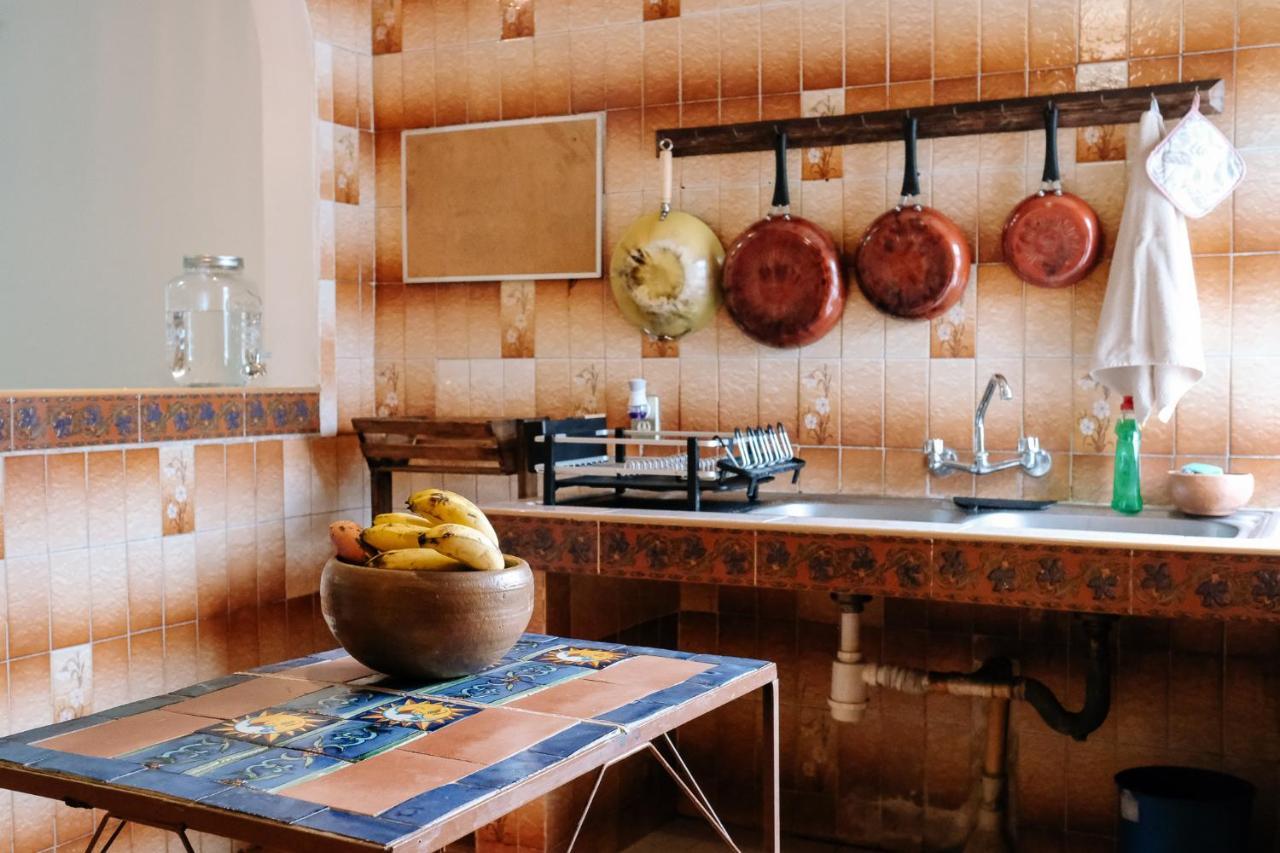 Sunshine House - Made By Artists Villa *