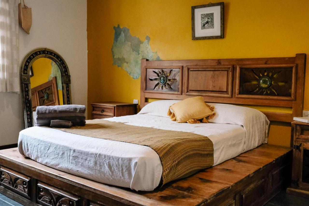 Sunshine House - Made By Artists Villa *