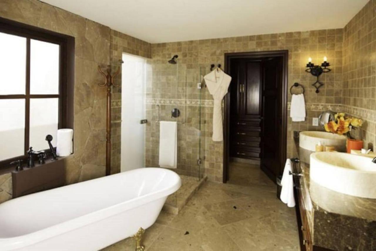Enthralling 3br With Pool In Cabo San Lucas