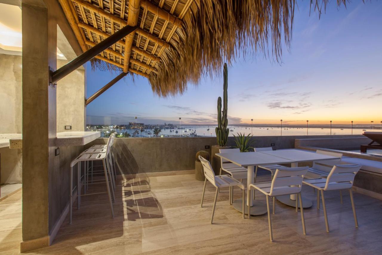 Malecon 1680 Hotel