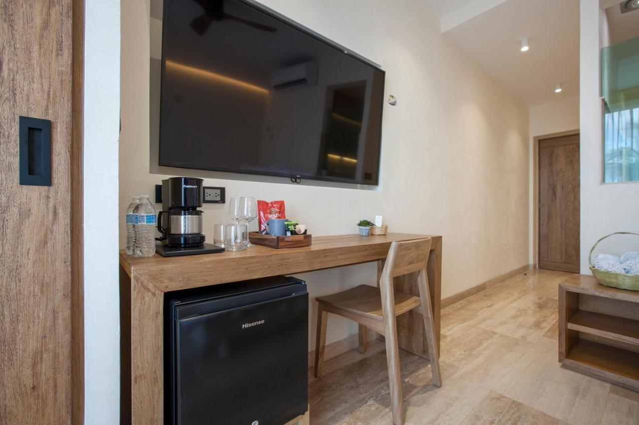 Malecon 1680 Hotel