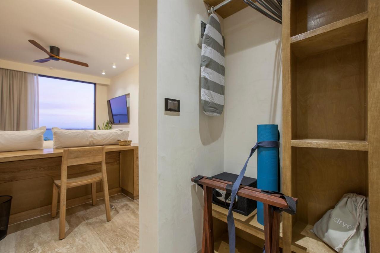 Malecon 1680 Hotel