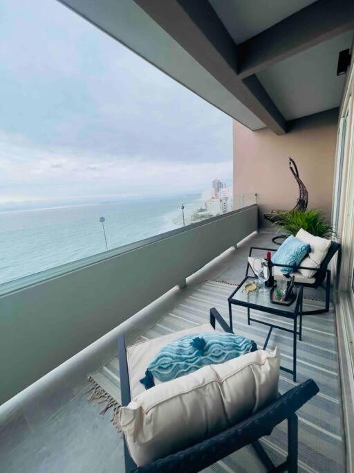 Luxe Sunset Apartment