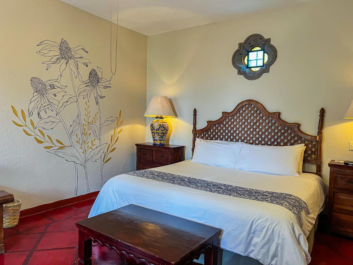 Hotel Hacienda De Flores 4*