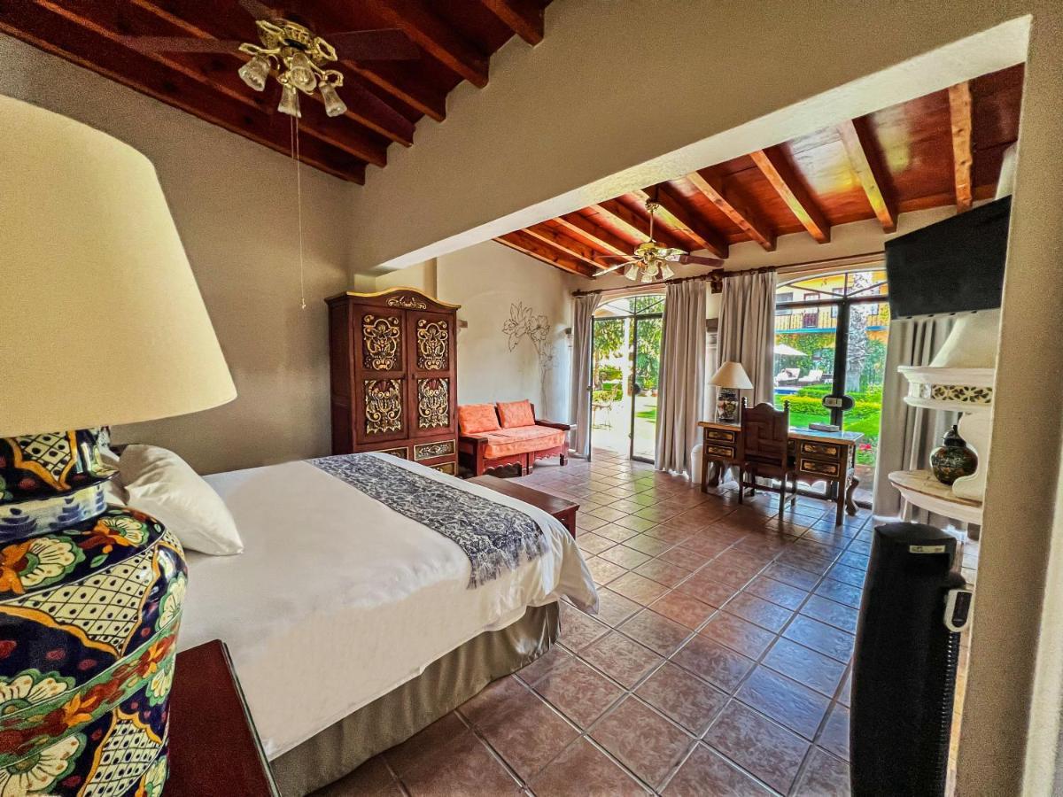 Hacienda De Flores
