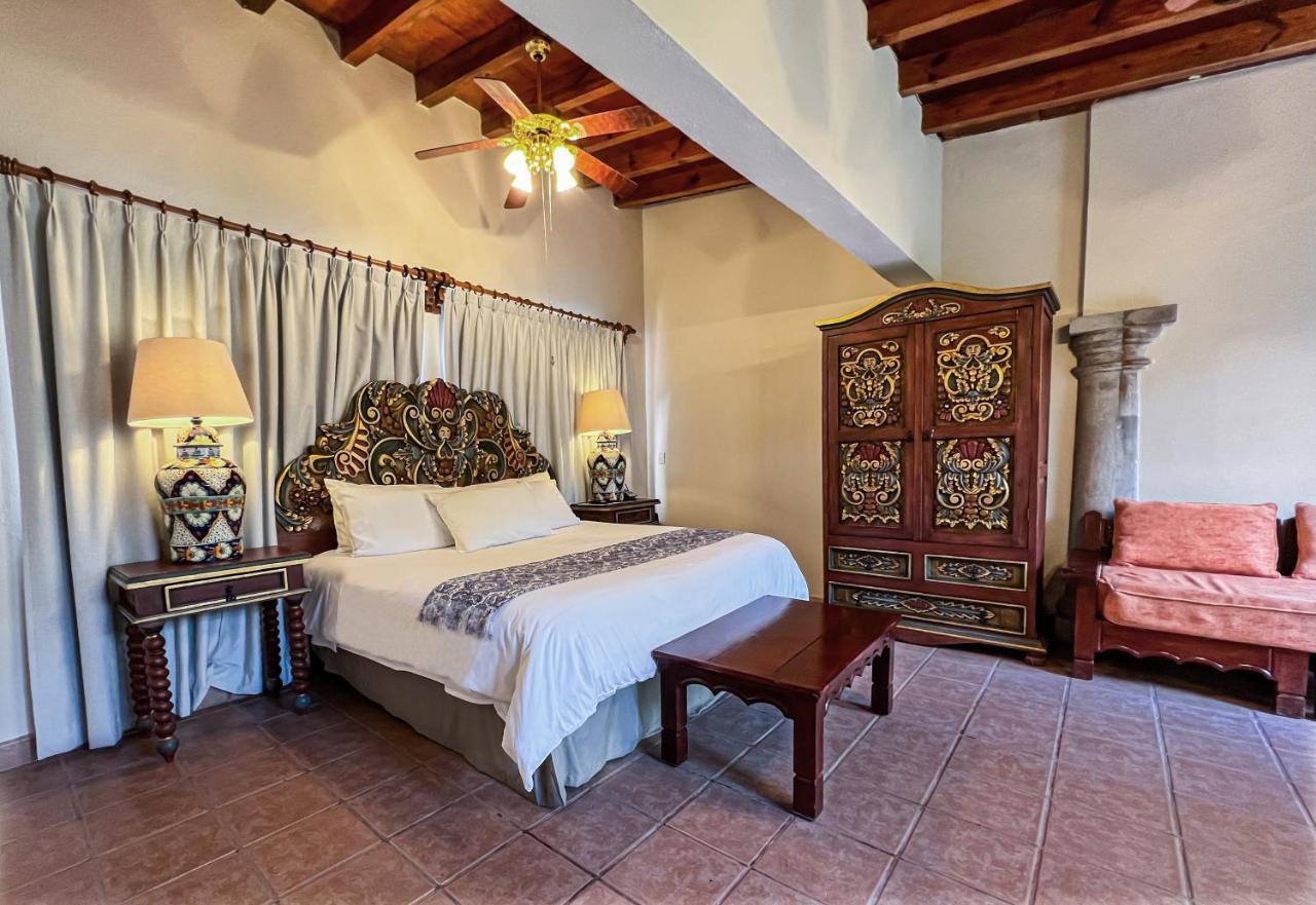 Hotel Hacienda De Flores 4*