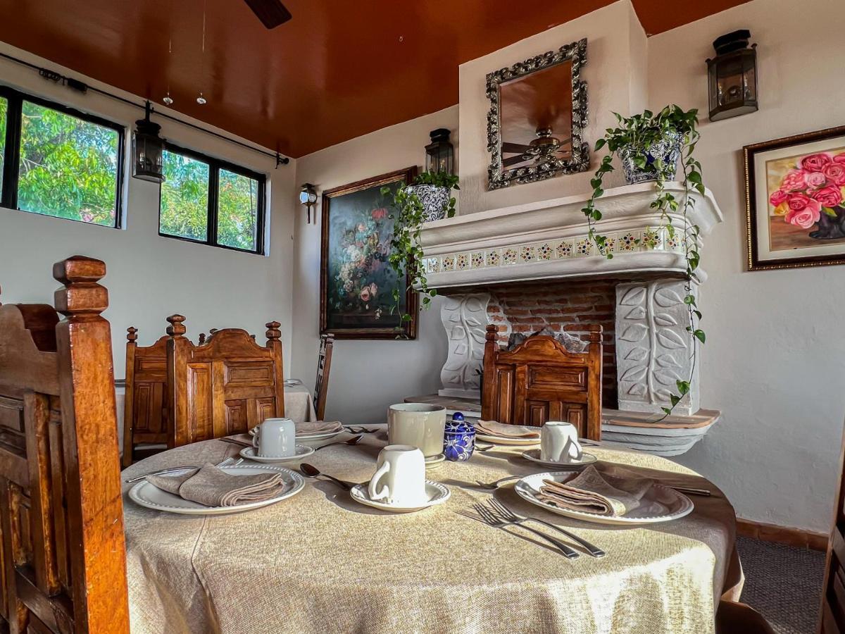 Hacienda De Flores Hotel