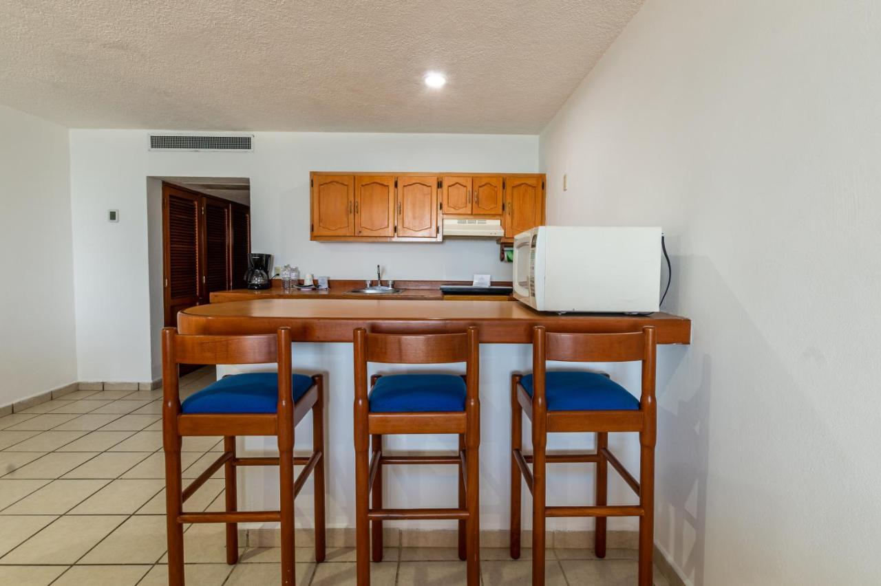 Costa De Oro Hotel