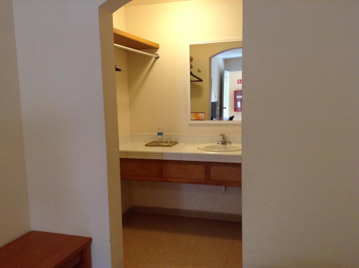 Del Sol Hotel 4*