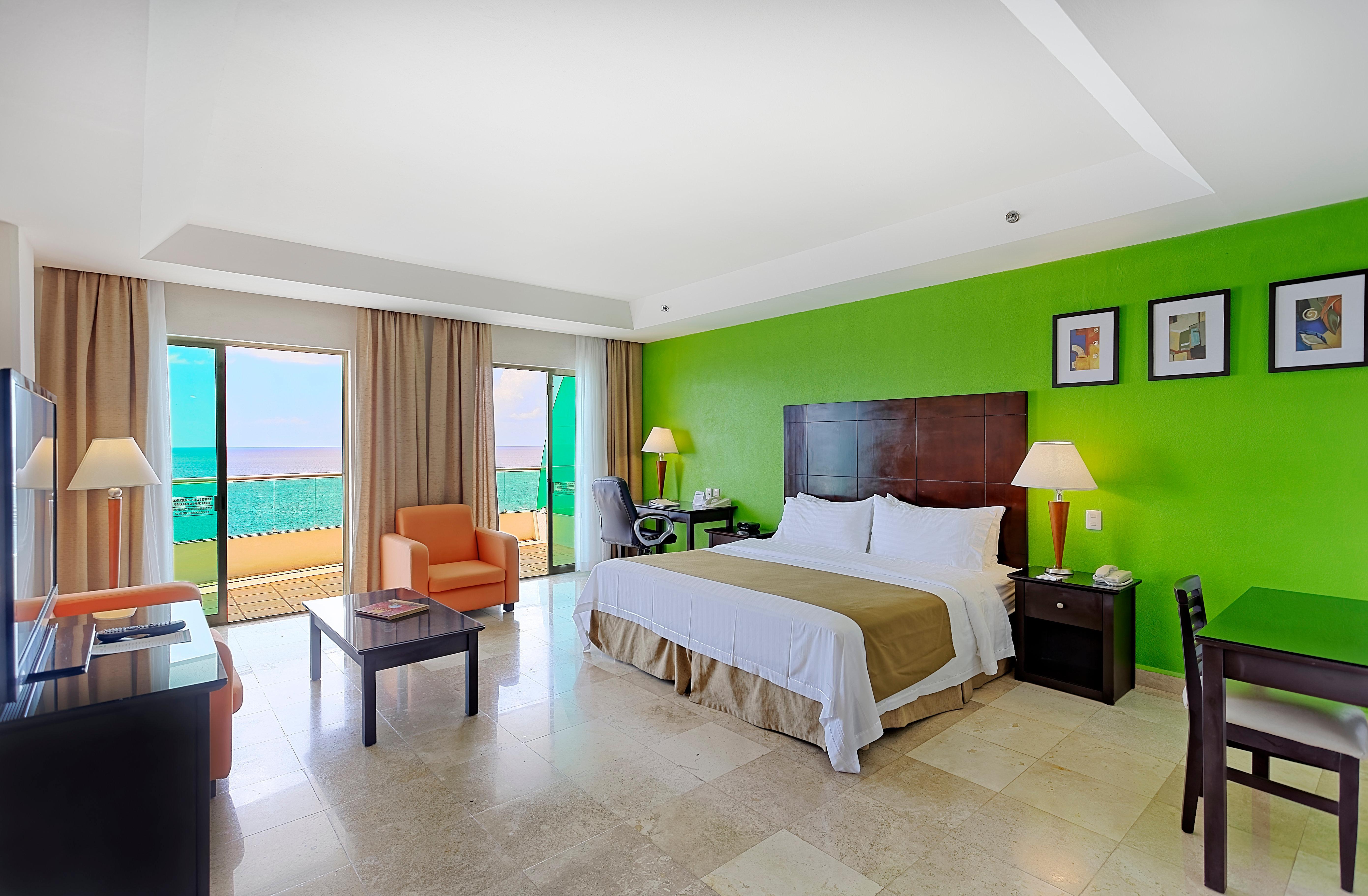 By Ihg 5*