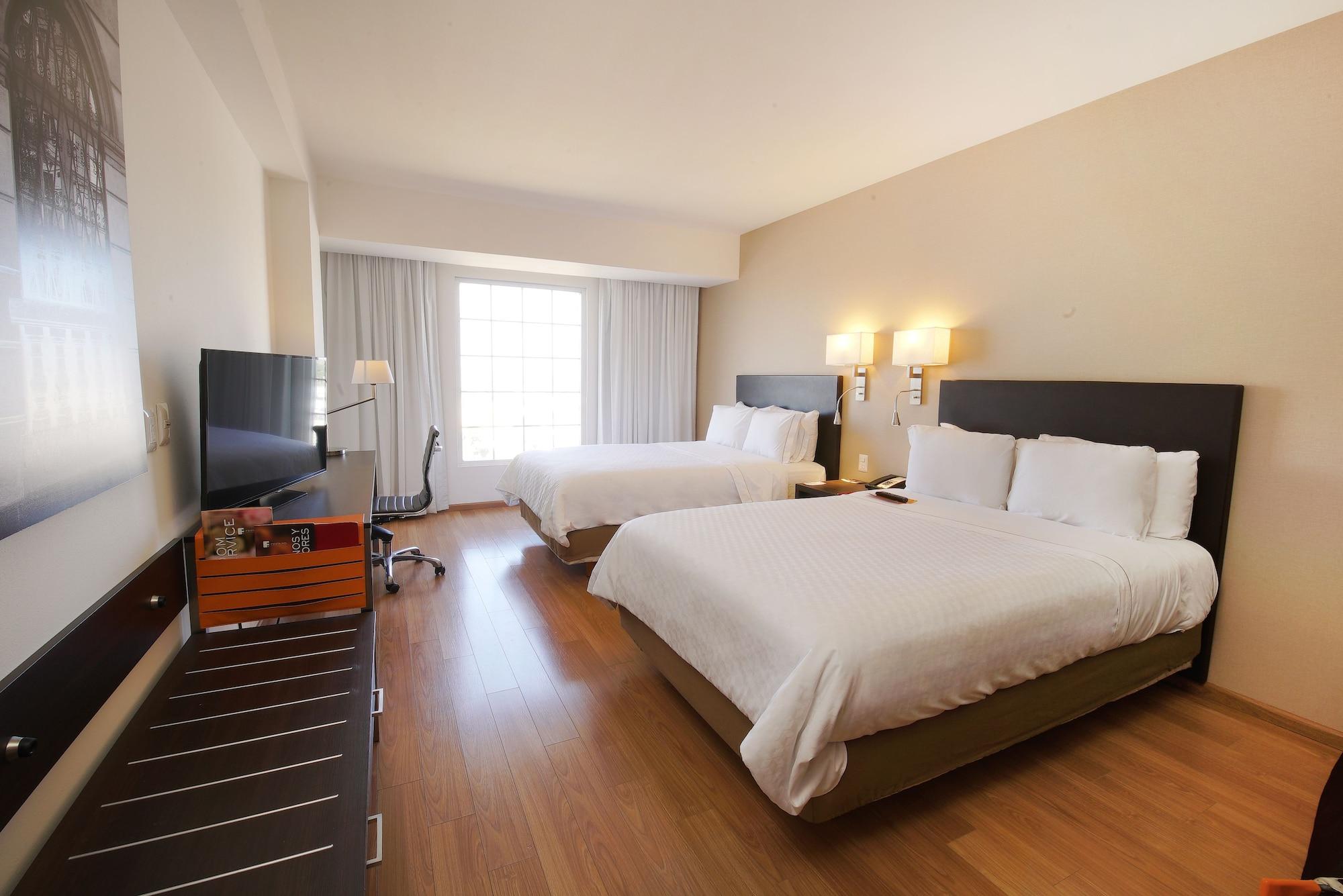 Fiesta Express Hotel 4*