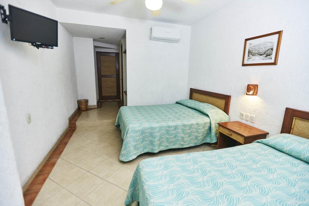 Hotel Ixtapa Plaza 3*