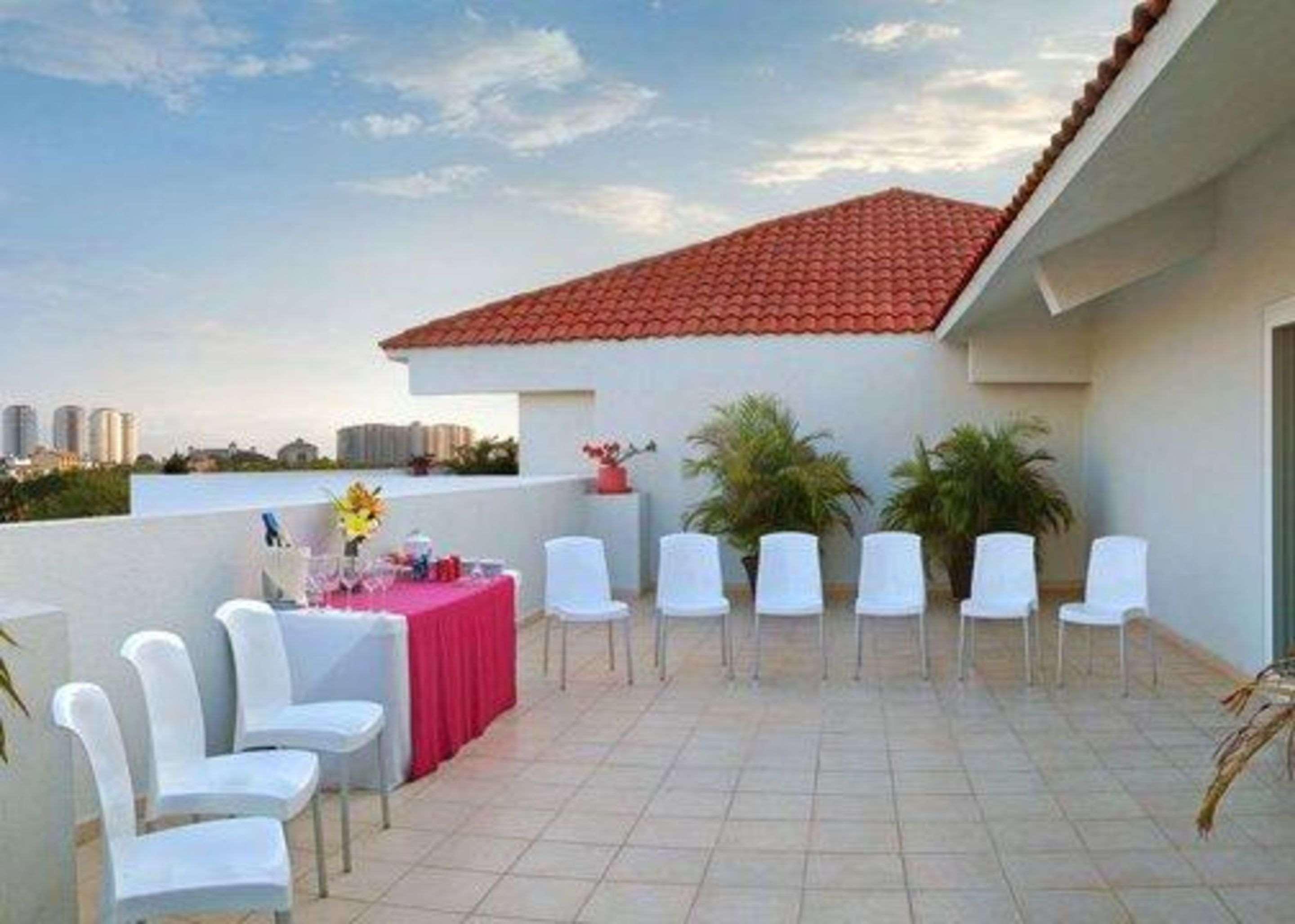 Comfort Golfside & Marina 4*