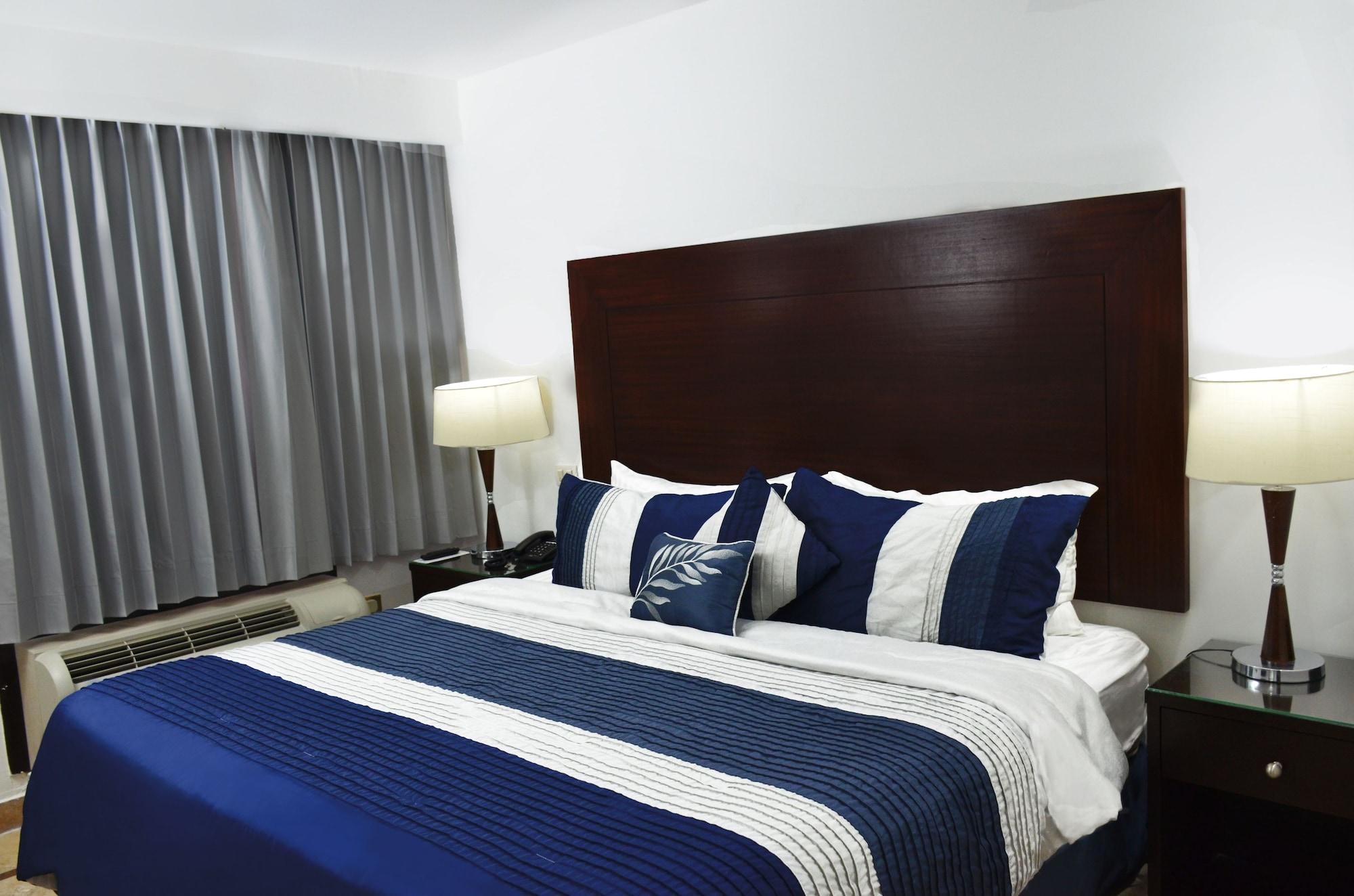 Wyndham Garden Mochis Plaza Hotel