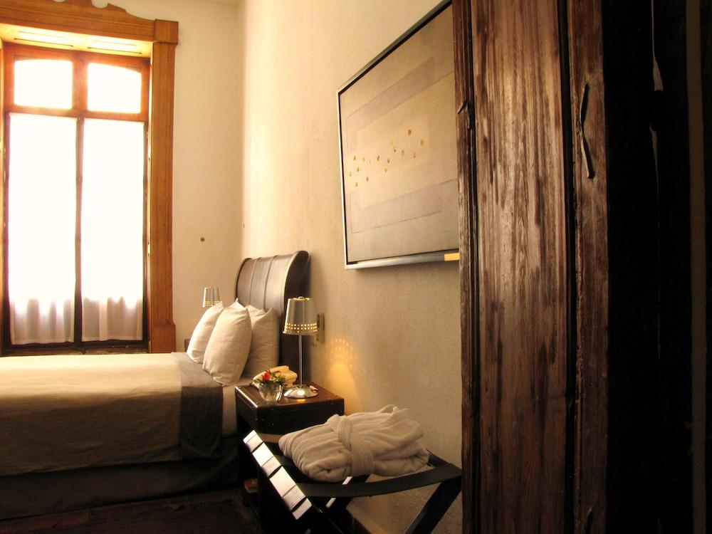 Casa Aspeytia Boutique Bed & Breakfast