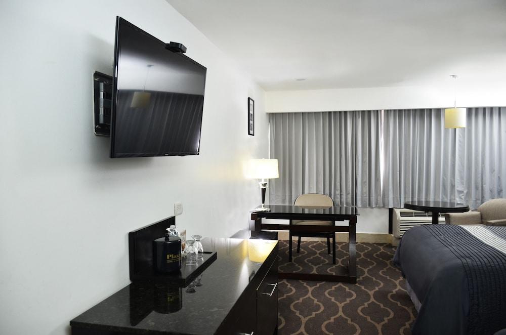 Wyndham Garden Mochis Plaza Hotel 5*
