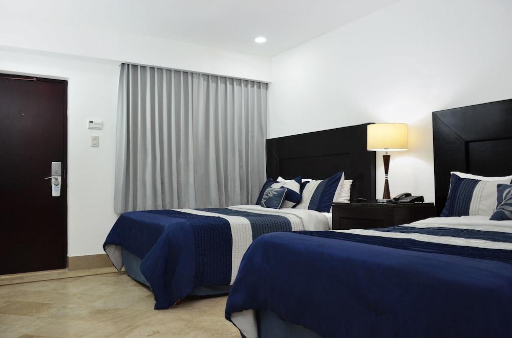 Wyndham Garden Mochis Plaza Hotel 5*