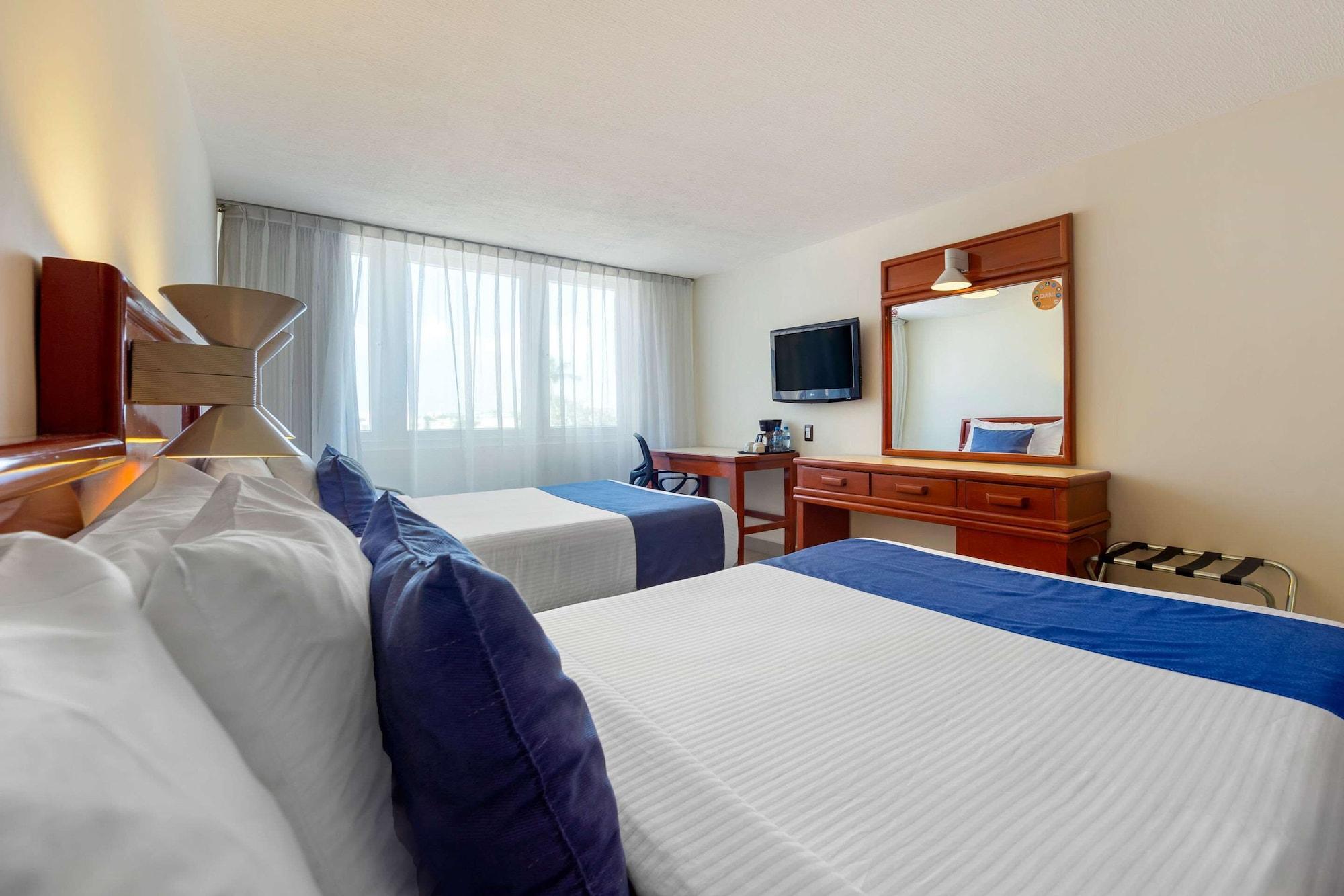 De Cortes Hotel 3*