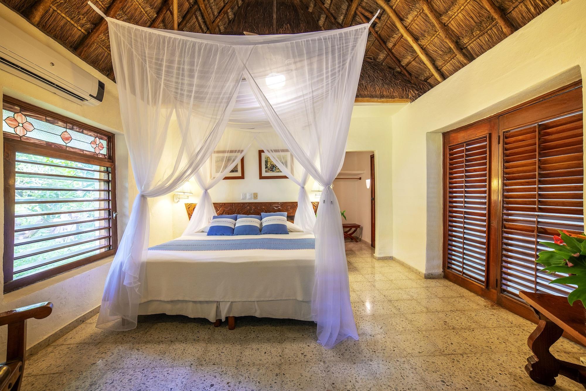 Hotel Mayaland &