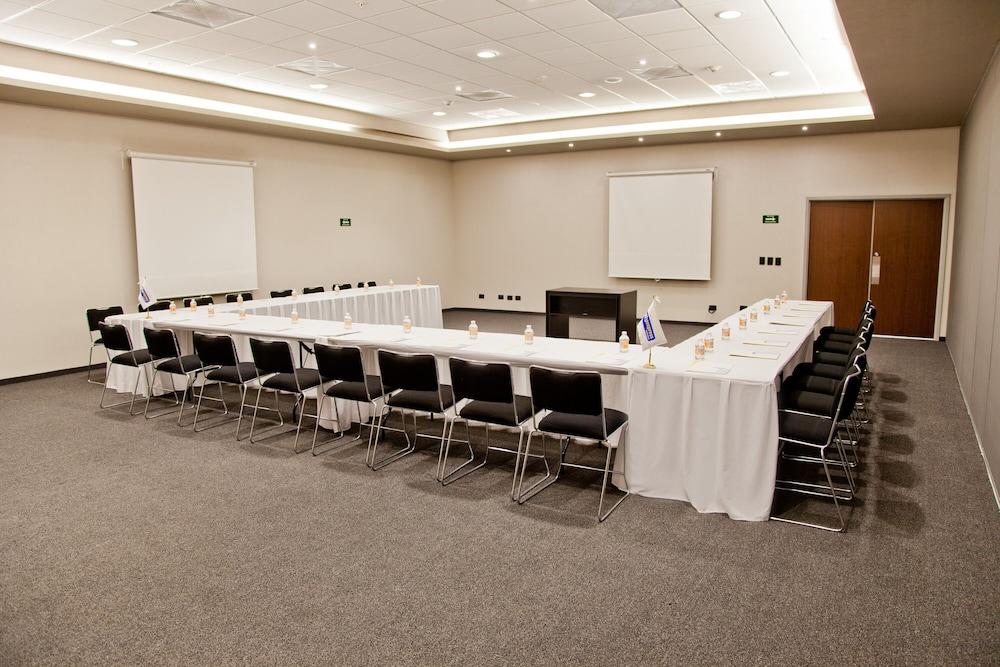 Express By Marriott Hotel 4*