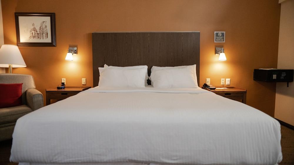 Four Points By Sheraton Hotel 3*
