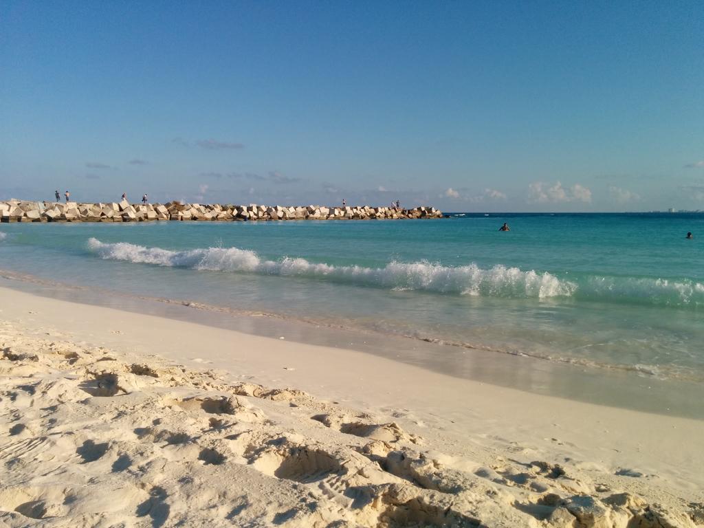Cancun Zone Aparthotel 3*