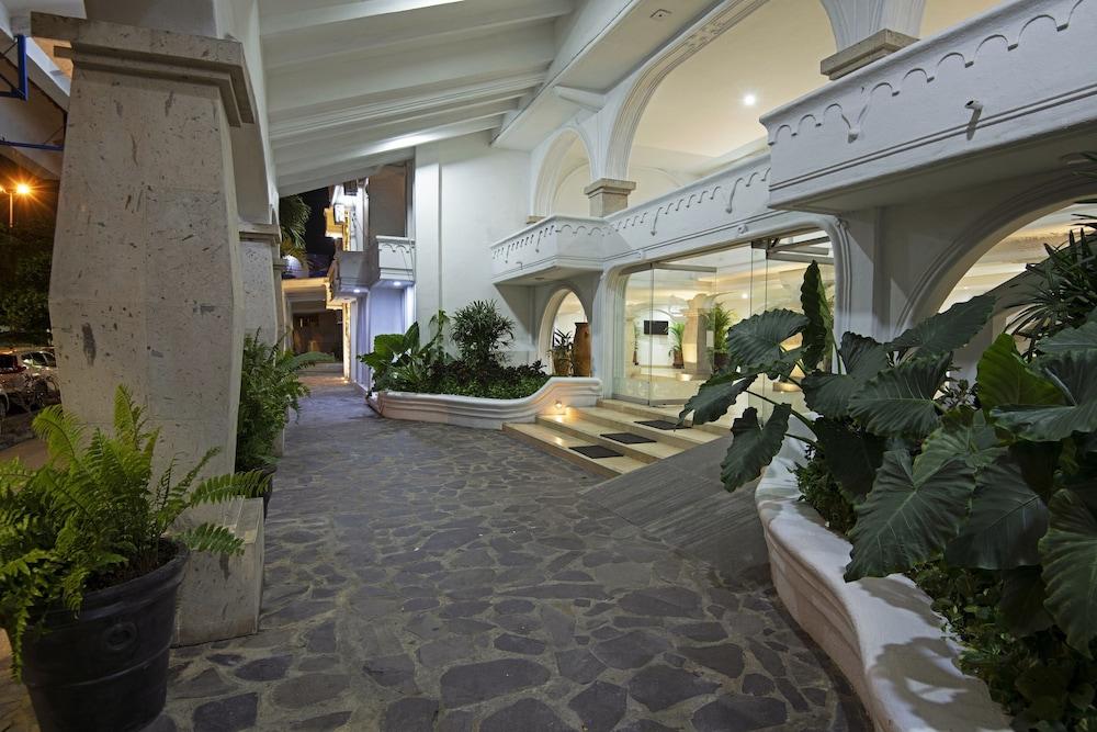Hotel Fiesta Mexicana Manzanillo
