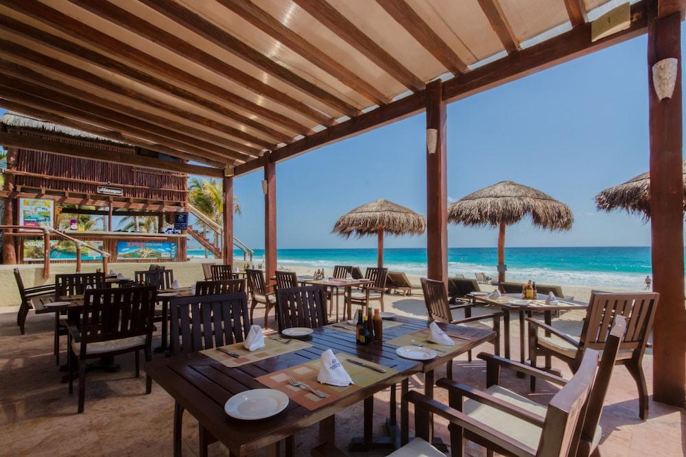Club Regina Cancun