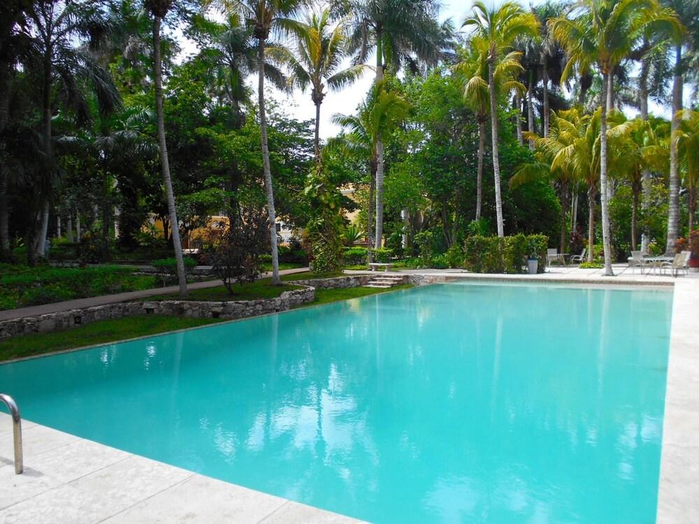 Hotel Hacienda And Yaxkin 5*