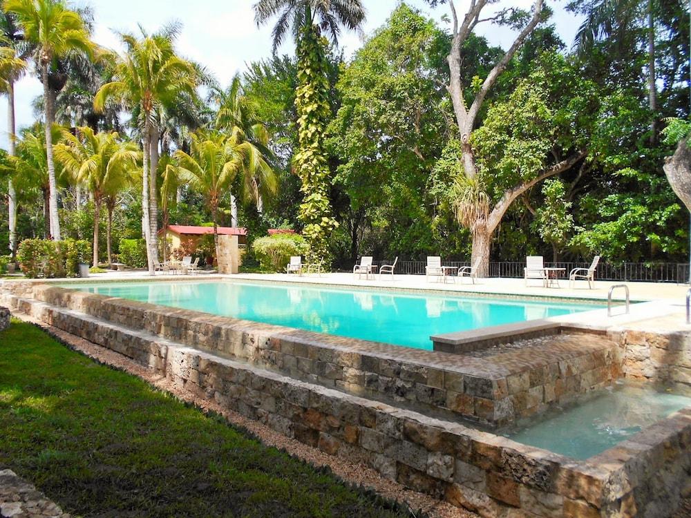 Hacienda And Yaxkin